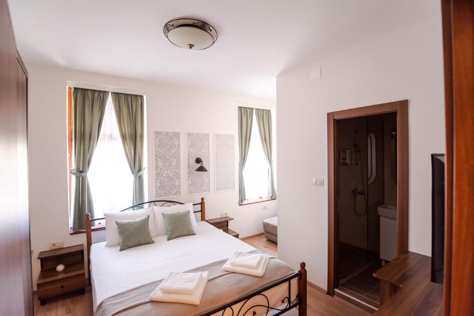 Bed, Photo of the whole room, Bedroom, towels, wardrobe