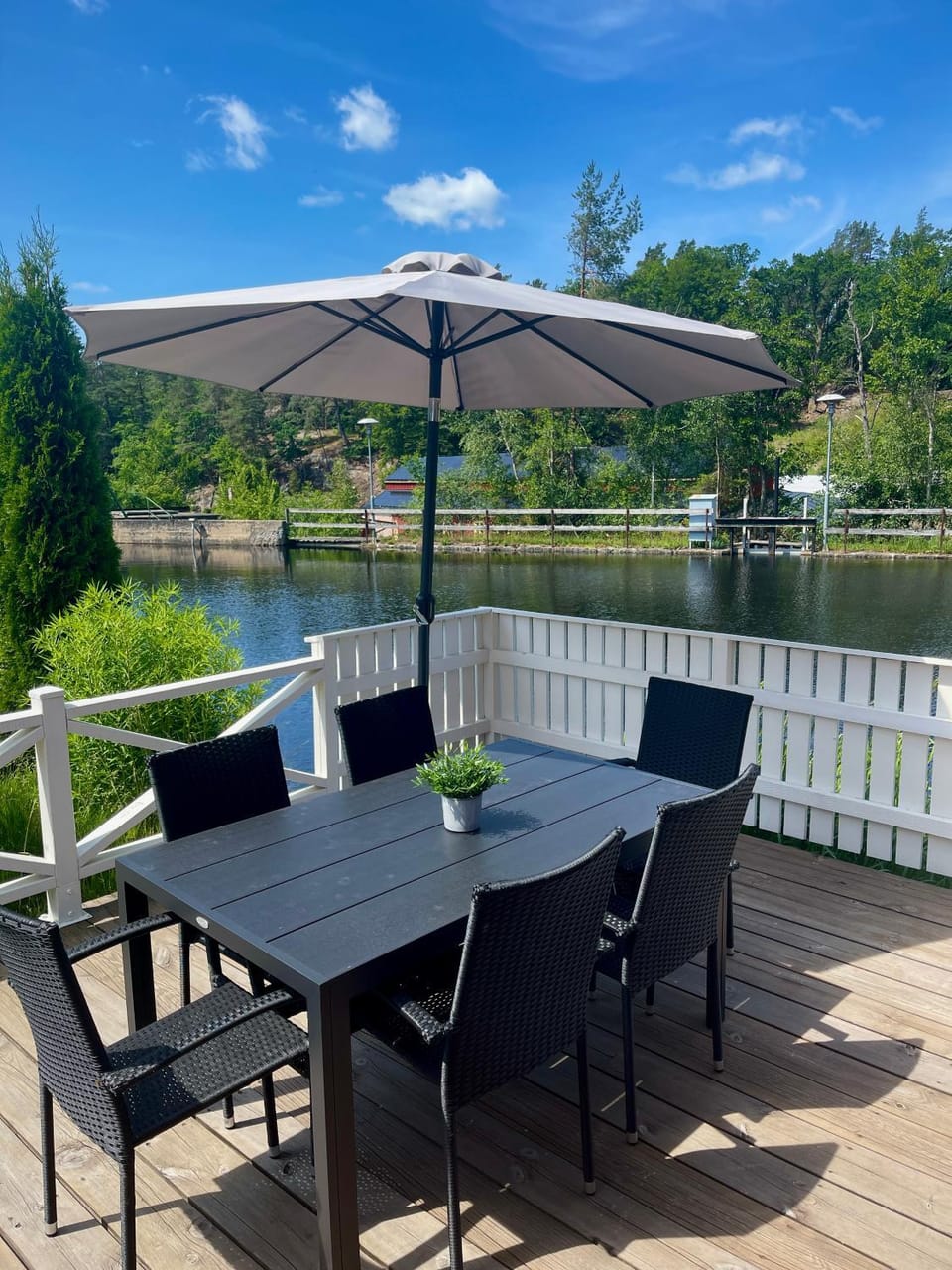 Balcony/Terrace, Dining area, River view