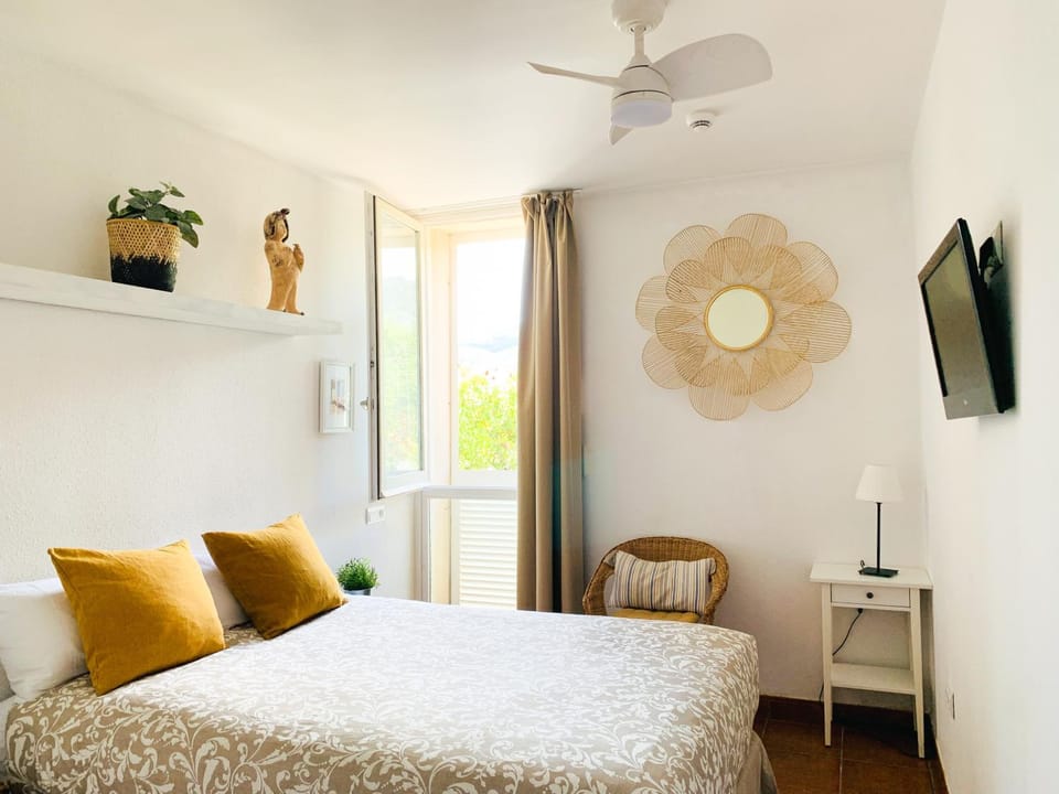 Habitación céntrica con Aire Acondicionado Baño privado Nevera Vacation rental in Cadaqués