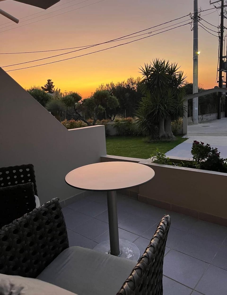 Stacy's Studios Apartment hotel in Kremasti