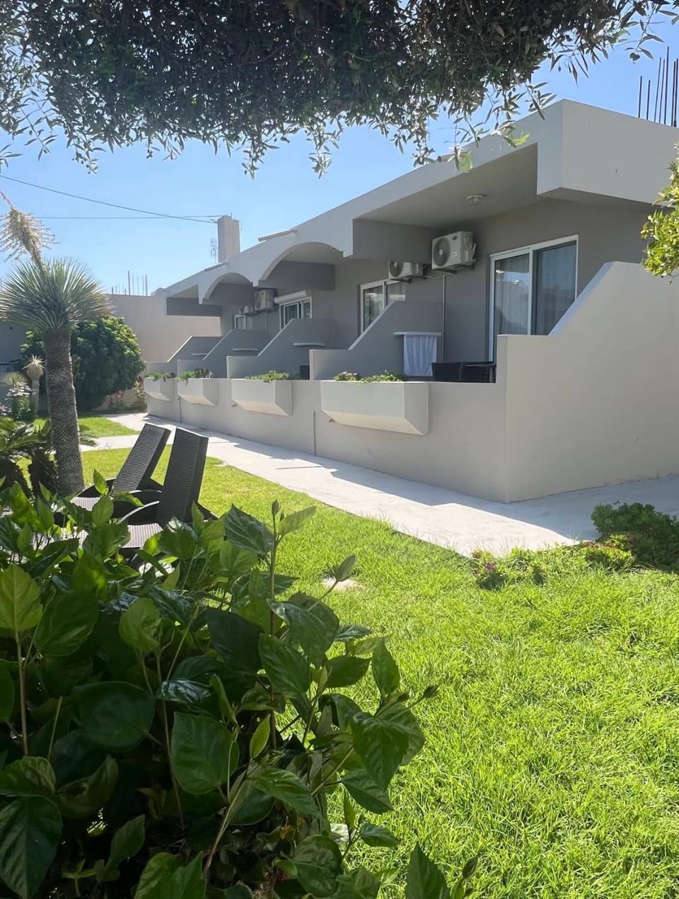 Stacy's Studios Apartment hotel in Kremasti