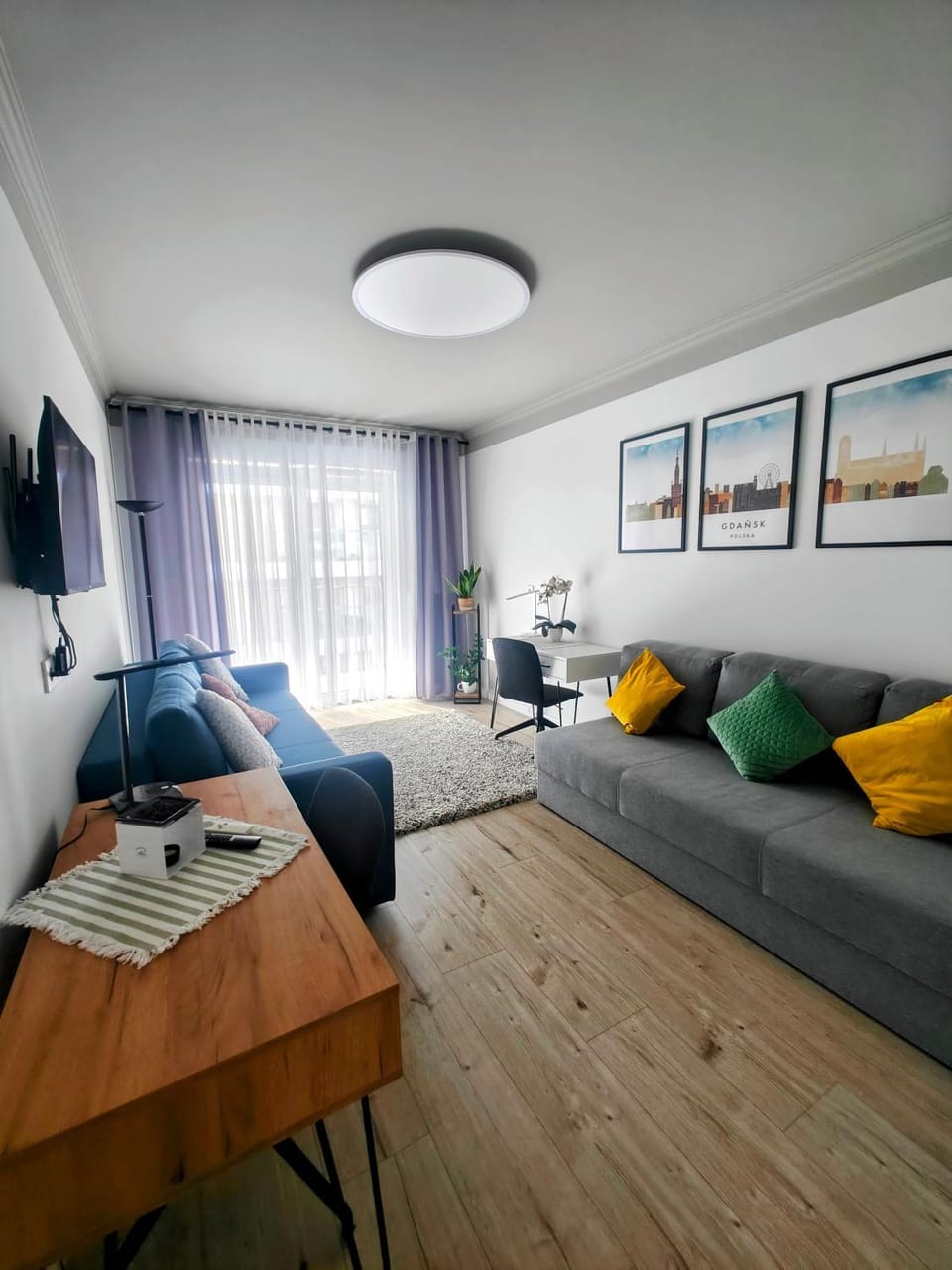 Communal lounge/ TV room