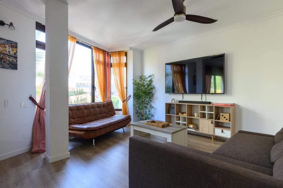 TV and multimedia, Living room, Photo of the whole room, Seating area