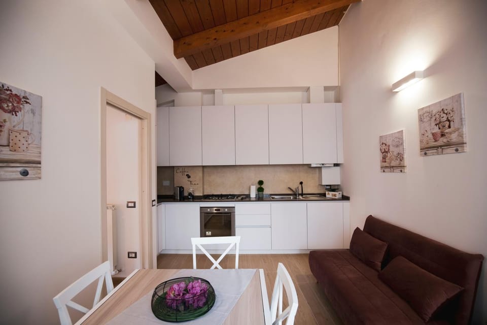 Kitchen or kitchenette, Living room, Dining area, pet friendly, stove