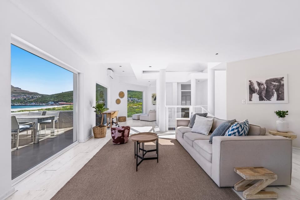 View (from property/room), Balcony/Terrace, Living room, Seating area, Sea view
