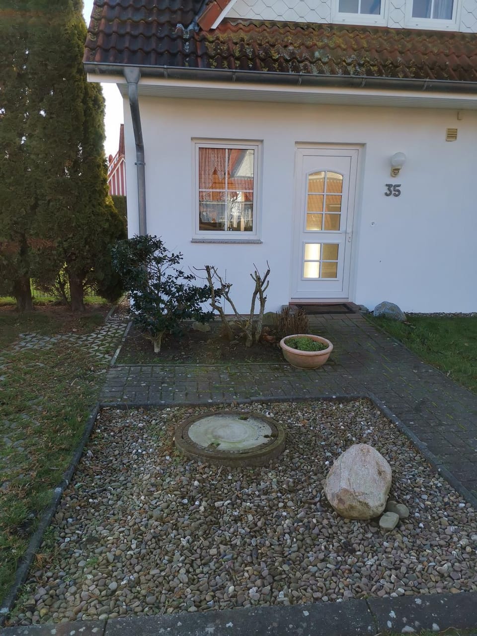 Property building, Day, Garden, Garden view
