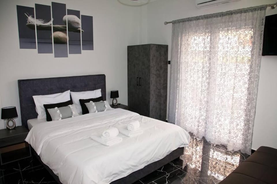 Chris Luxury Studio Apartment in Ioannina