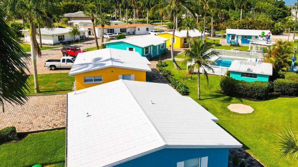 Property building, Pool view, Area and facilities
