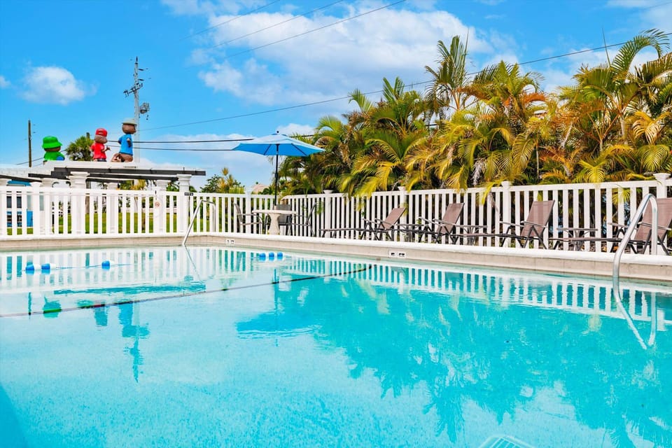 Day, Natural landscape, Pool view, Swimming pool, Swimming pool