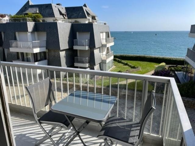 Appt T2 vue imprenable sur Mer Apartment in Saint-Quay-Portrieux