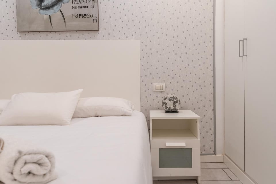 Bedroom, wardrobe