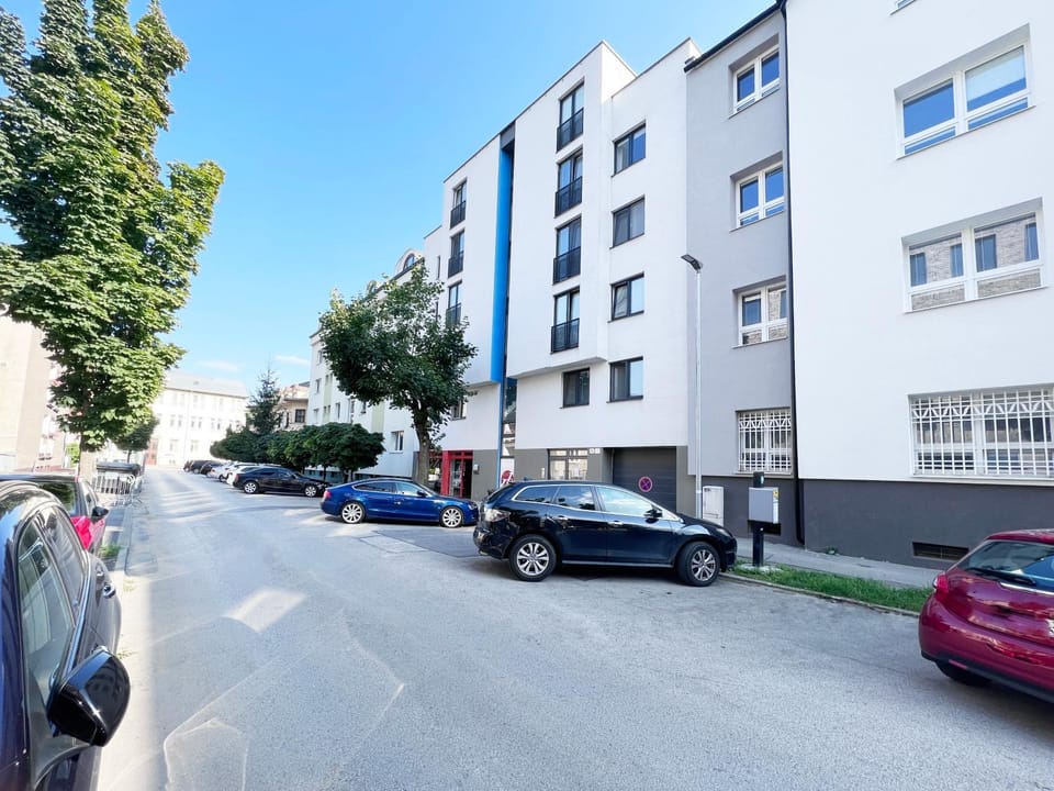 Property building, Street view