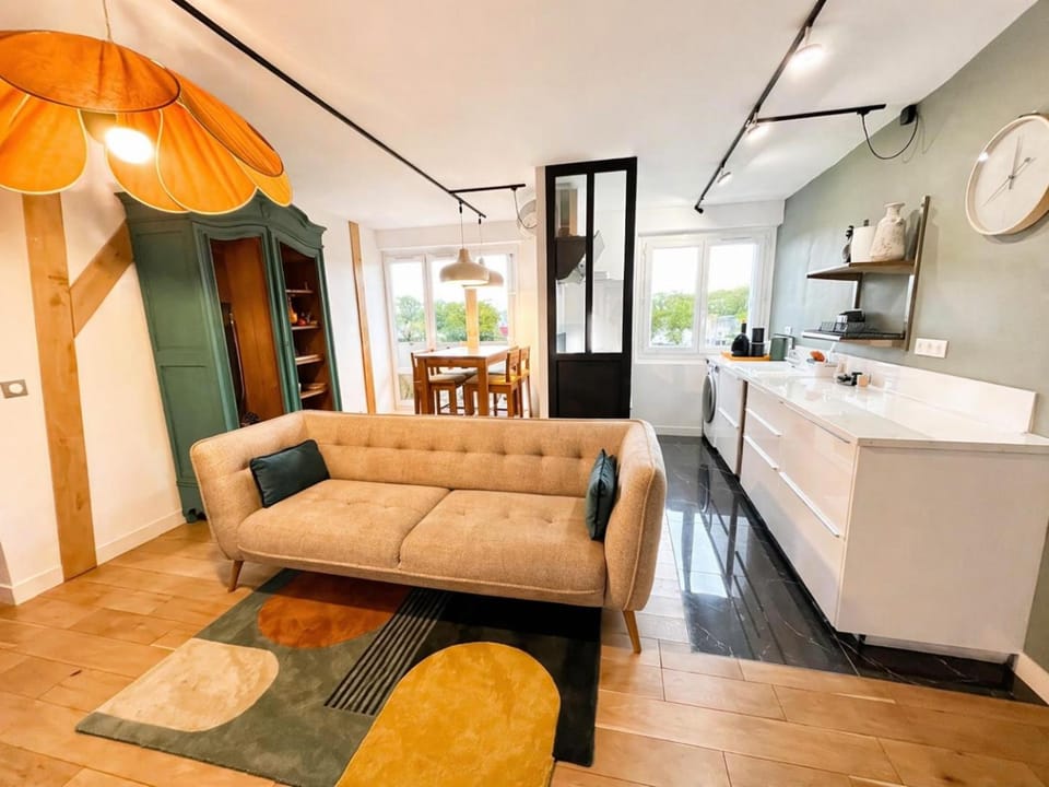 Living room, Communal kitchen