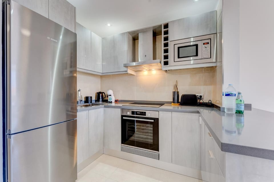 Kitchen or kitchenette, Bedroom
