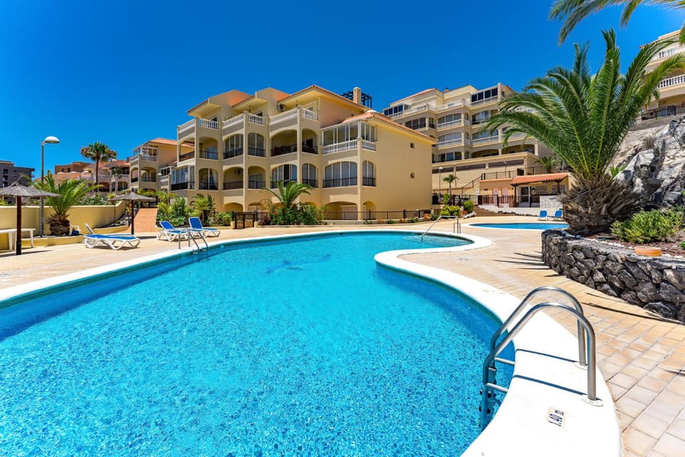 Bathroom, Kitchen or kitchenette, Living room, Bedroom, Swimming pool