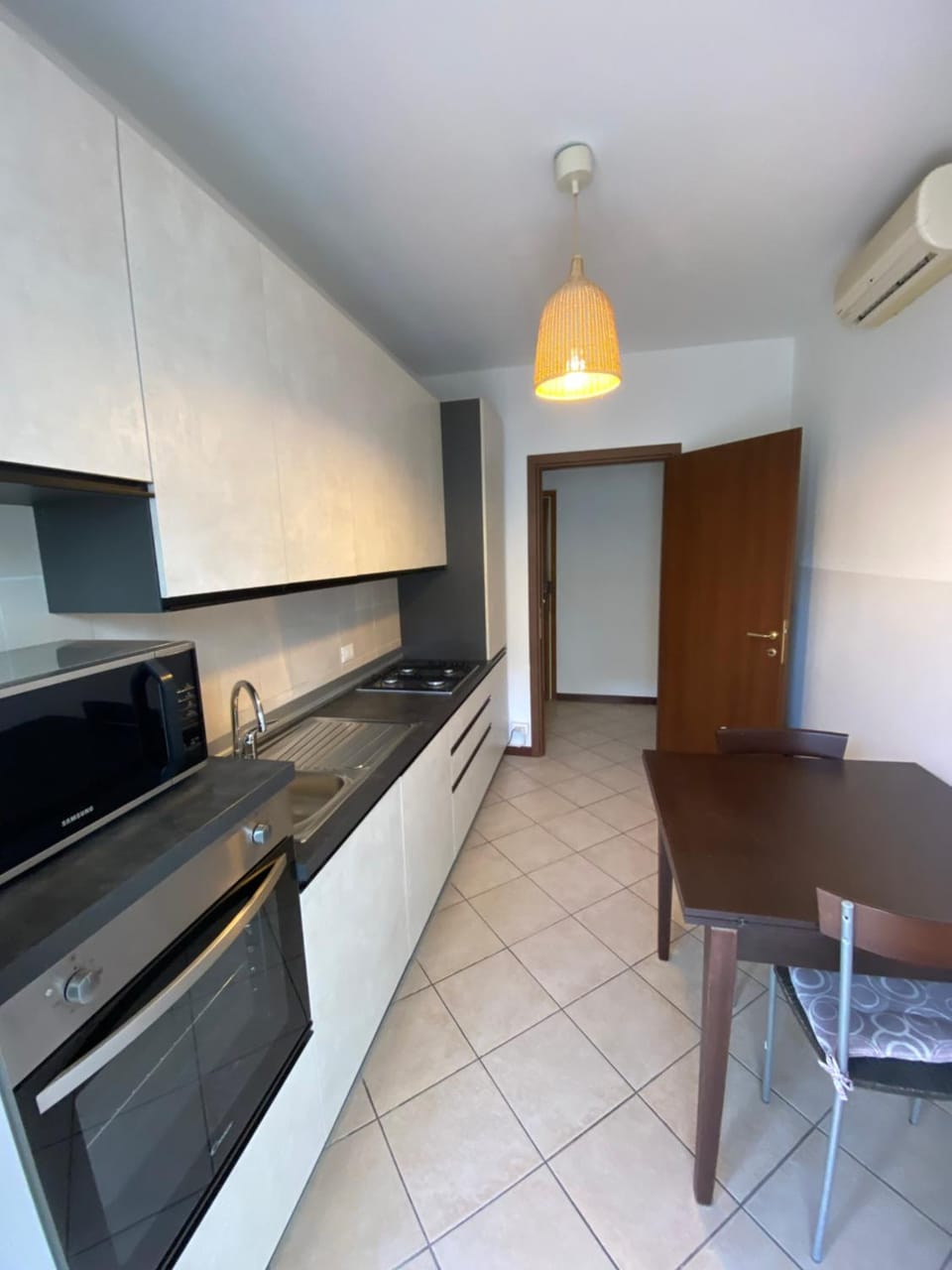 Kitchen or kitchenette, Dining area, oven, pet friendly, stove