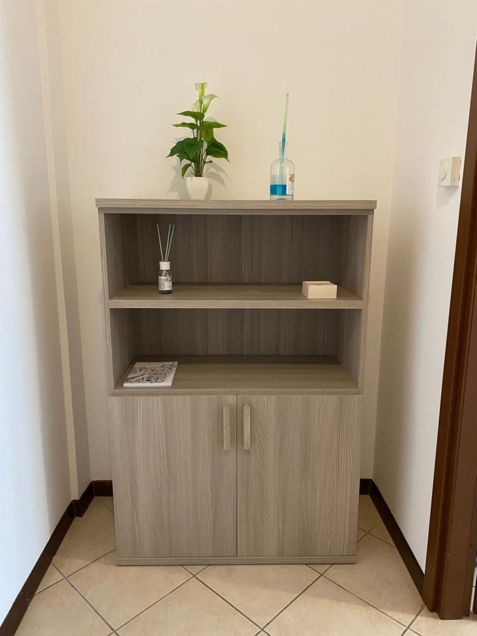 Facade/entrance, wardrobe