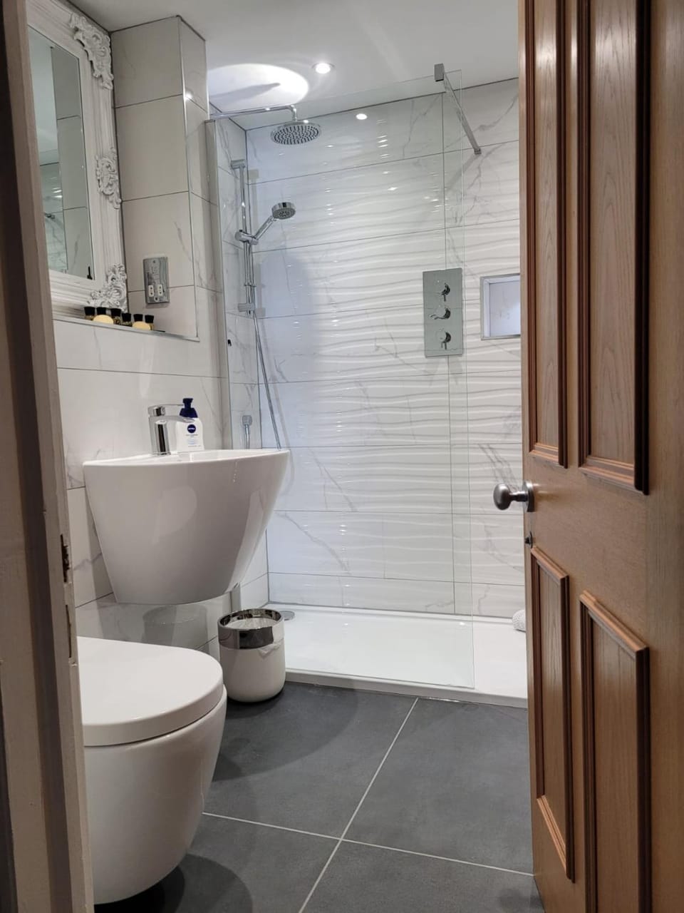 Luxury Penthouse on Waterside Knaresborough Apartment in Borough of Harrogate