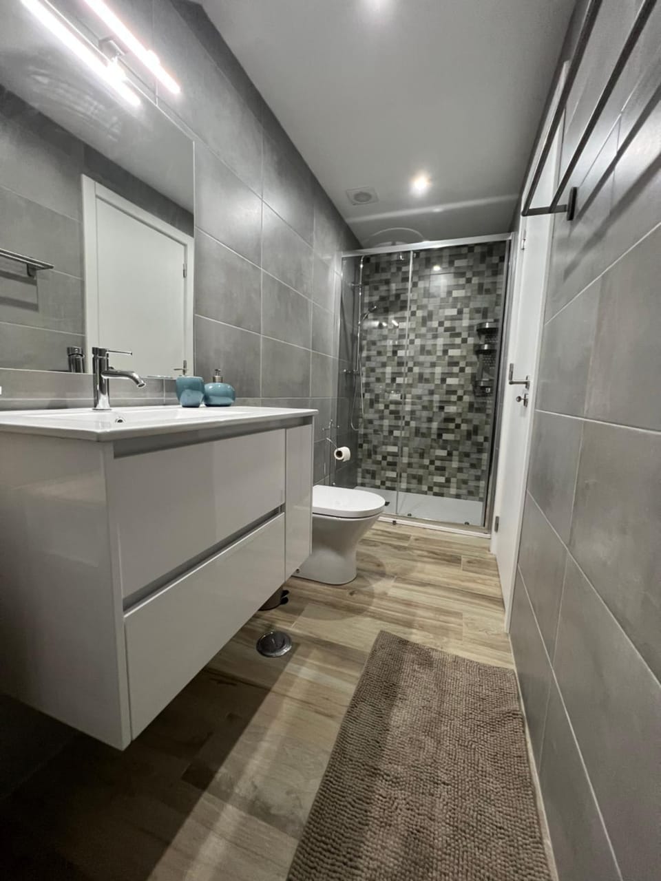 Shower, Toilet, Bathroom