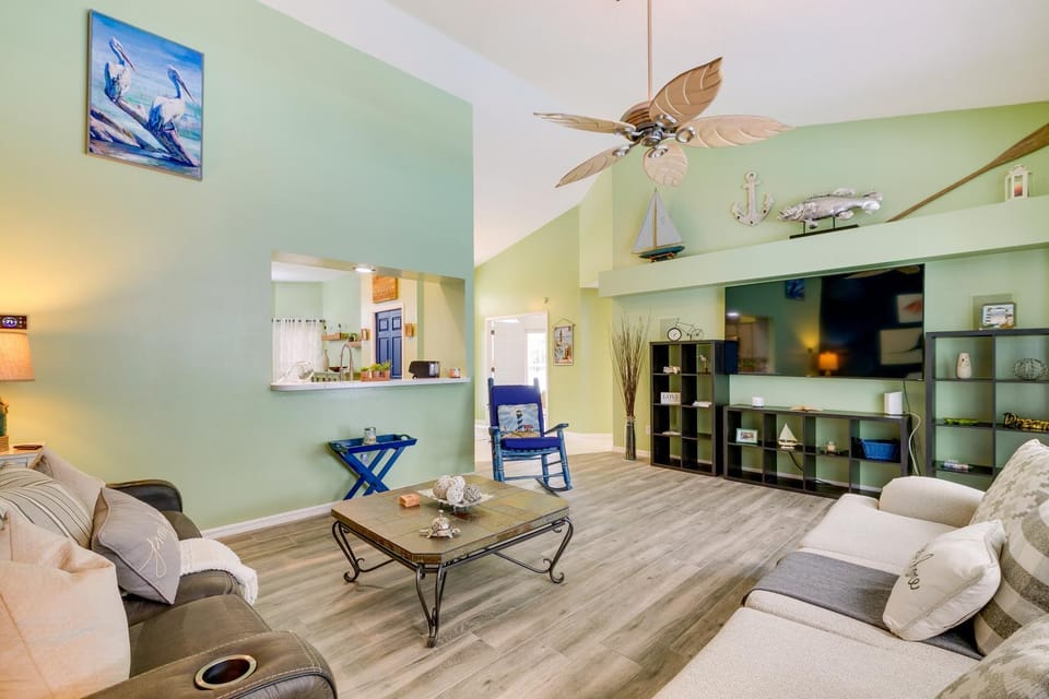 Lanai & Grill: Sunny Home Near Rainbow Springs! House in Florida
