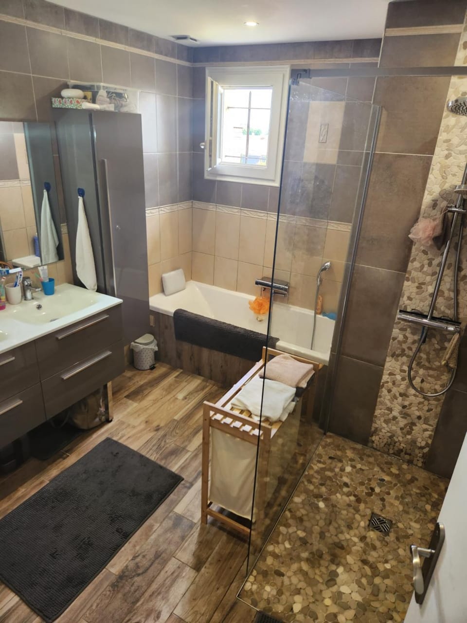 Chambre à 25 min du circuit des 24h . Vacation rental in Pays de la Loire