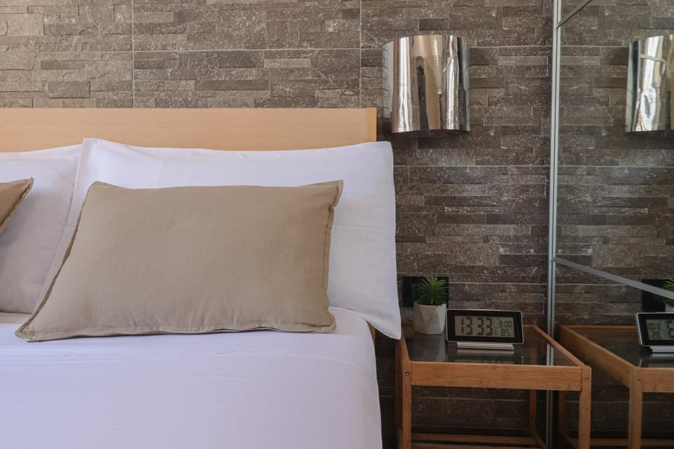 Bed, Photo of the whole room, Decorative detail, Bedroom