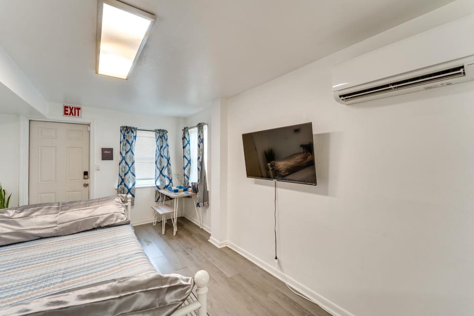 Daytona Beach Studio: Walk to Boardwalk + Pier! Apartment in Florida