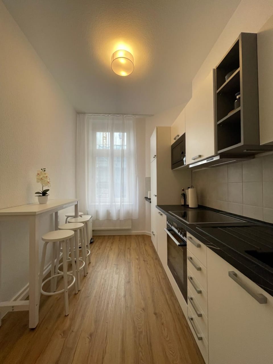 Kitchen or kitchenette, Dining area, minibar, pet friendly, stove