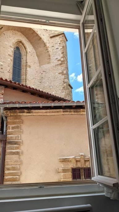 Swinging with a church view Apartment in Occitanie