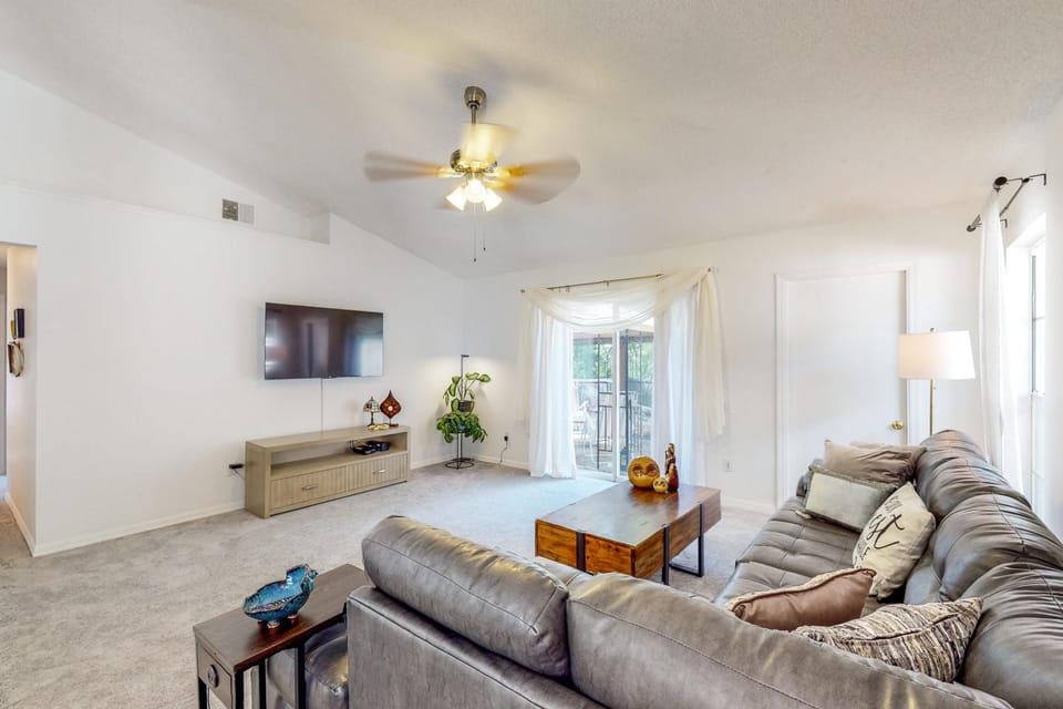 Families with Pets! Home Near Orlando Theme Parks House in Casselberry