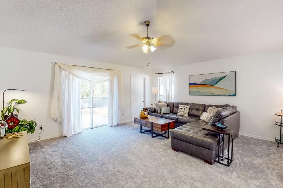 Families with Pets! Home Near Orlando Theme Parks House in Casselberry