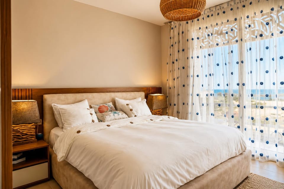 Bed, Photo of the whole room, Bedroom, Sea view