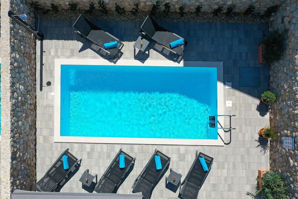 Pool view, Swimming pool