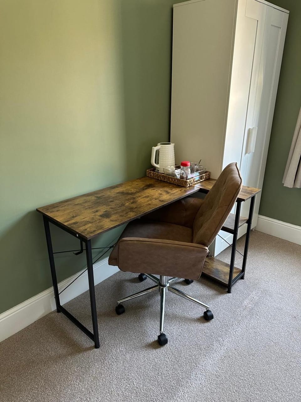 Seating area, internet