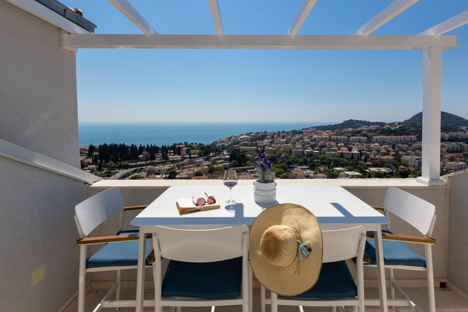 View (from property/room), Balcony/Terrace, Sea view