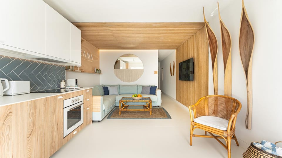 TV and multimedia, Coffee/tea facilities, Kitchen or kitchenette, Living room, Seating area, Dining area, dishwasher, pet friendly, stove, toaster, washing machine