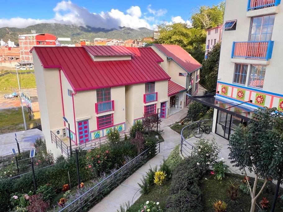 Apto Nuevo, Tranquilo a 5 min Plaza Principal Apartment in Guatapé