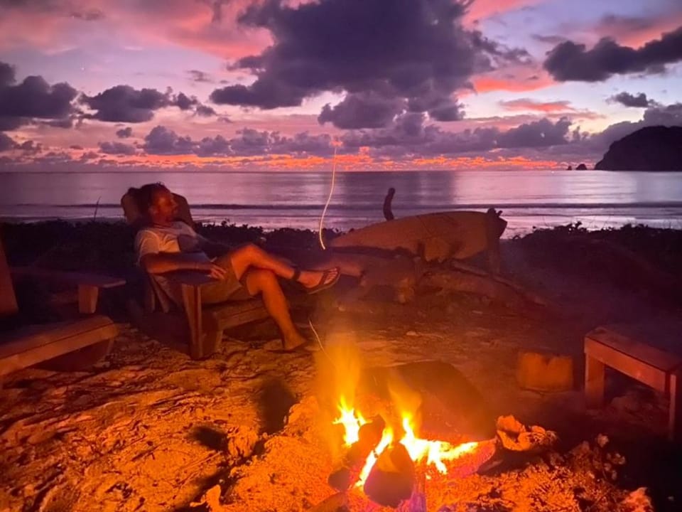Night, People, Natural landscape, Beach, Sea view, Sunset, group of guests, flat iron