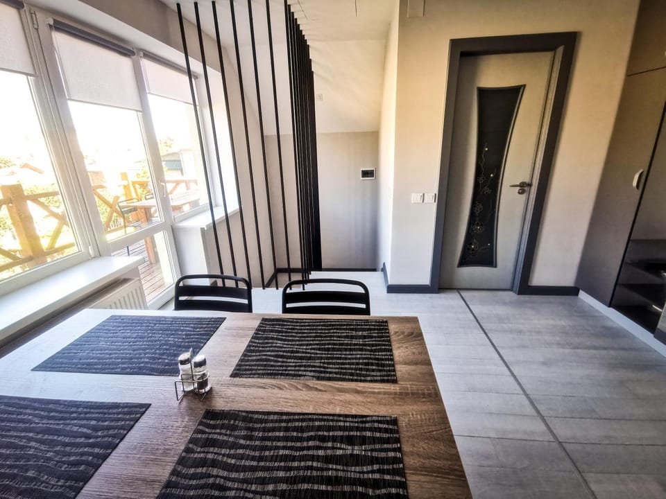Dining area, kitchen