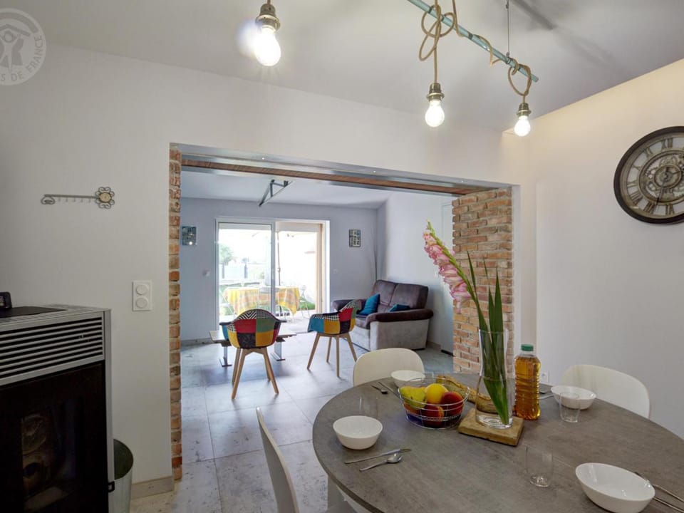 Gîte confortable avec jardin privé à Balbigny - FR-1-496-282 House in Auvergne-Rhône-Alpes