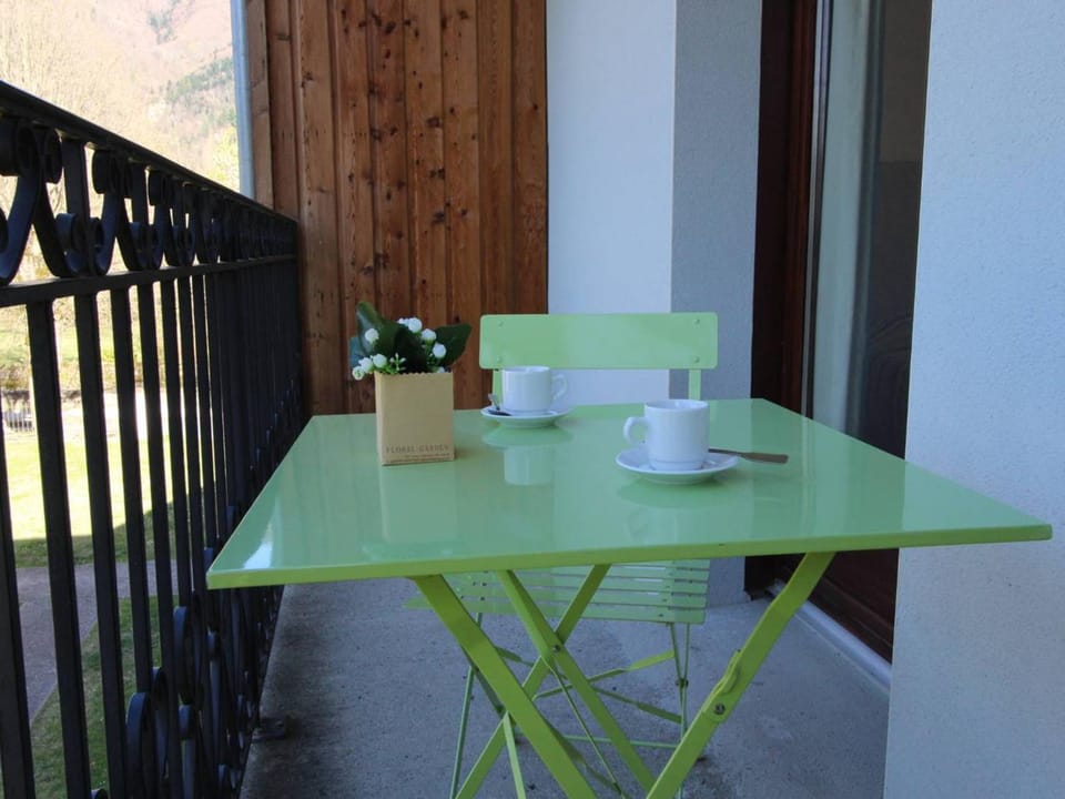 Appartement T2 avec Balcon, Parking et WiFi - Proche Thermes et Centre ville, 4 pers. - FR-1-313-222 Apartment in Catalonia