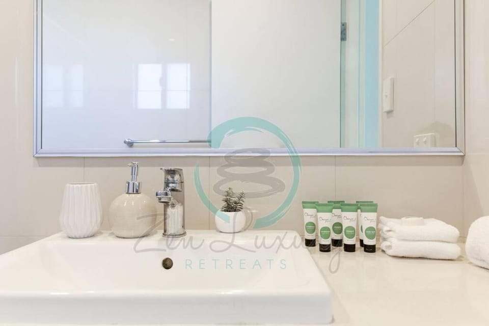 ZEN At ARRAY: 2BR Retreat in CBD Apartment in Darwin