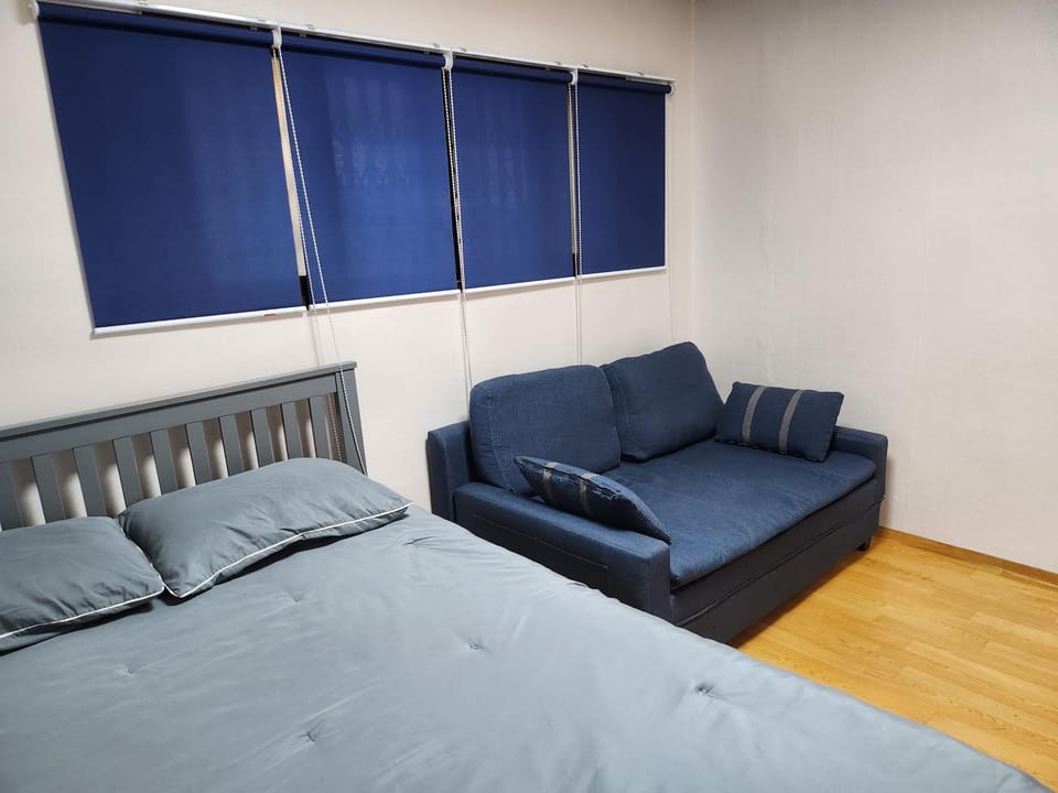 Living room, Photo of the whole room, Bedroom