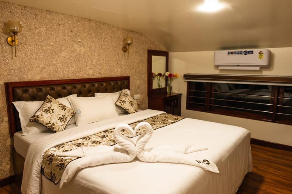 Bedroom, room service