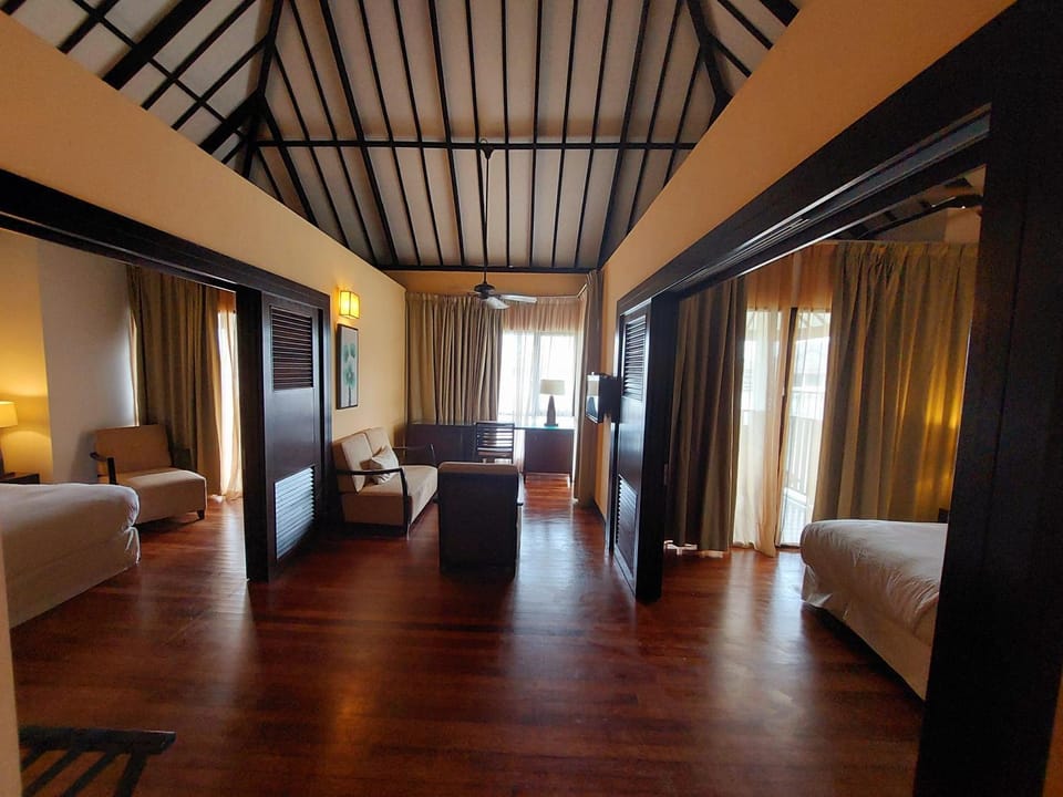 Living room, Photo of the whole room