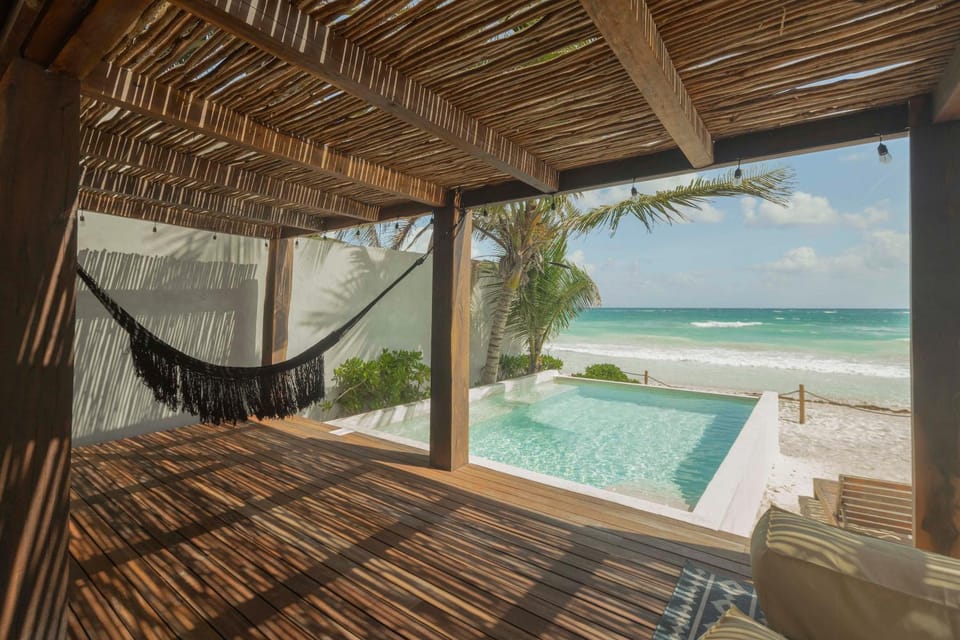 Balcony/Terrace, Sea view, Swimming pool