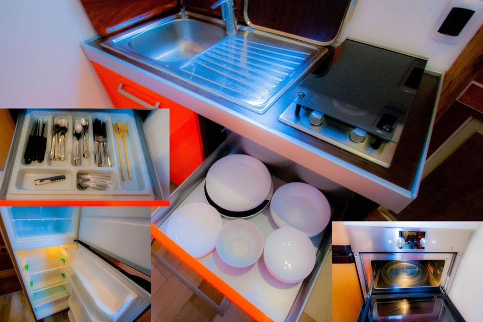 Kitchen or kitchenette, kitchen