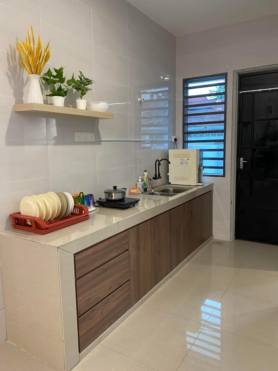 Kitchen or kitchenette