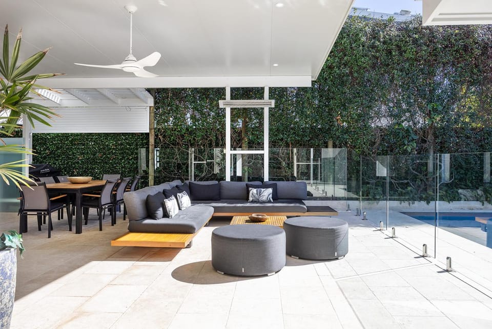 Family & Pet-Friendly Luxury Near Hastings St House in Noosa Heads