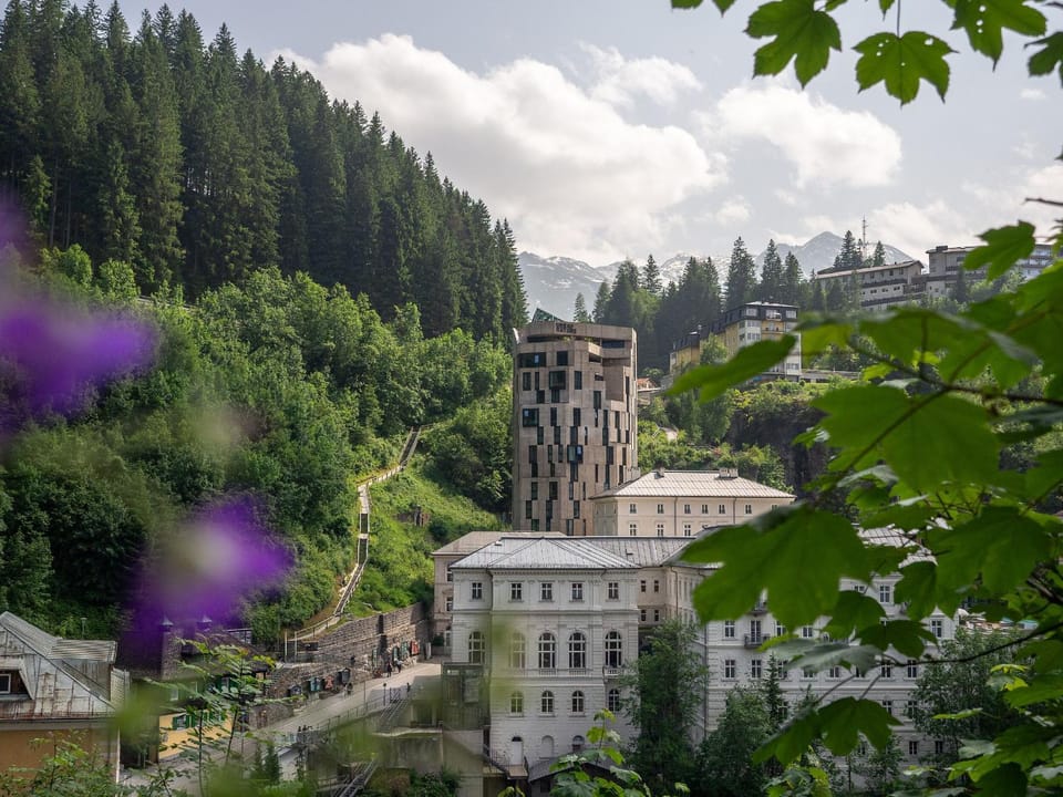 Property building, View (from property/room)